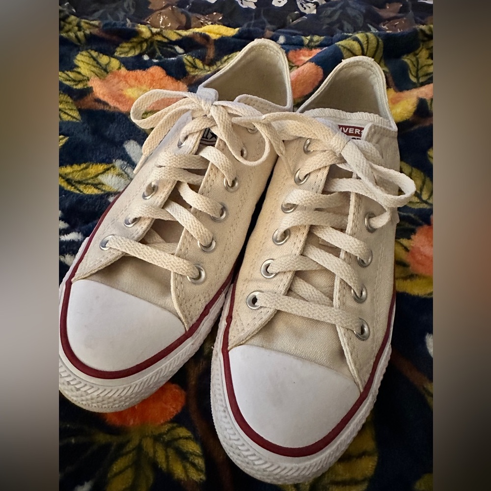 Women’s Converse All Stars, Size 8